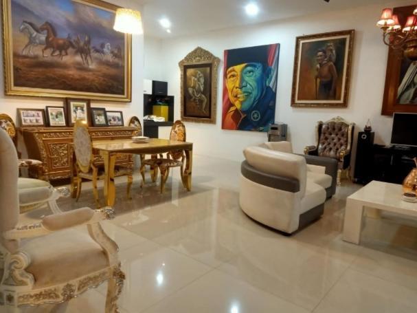 Villa Chacha at Macarena, Megamendung Bagian luar foto