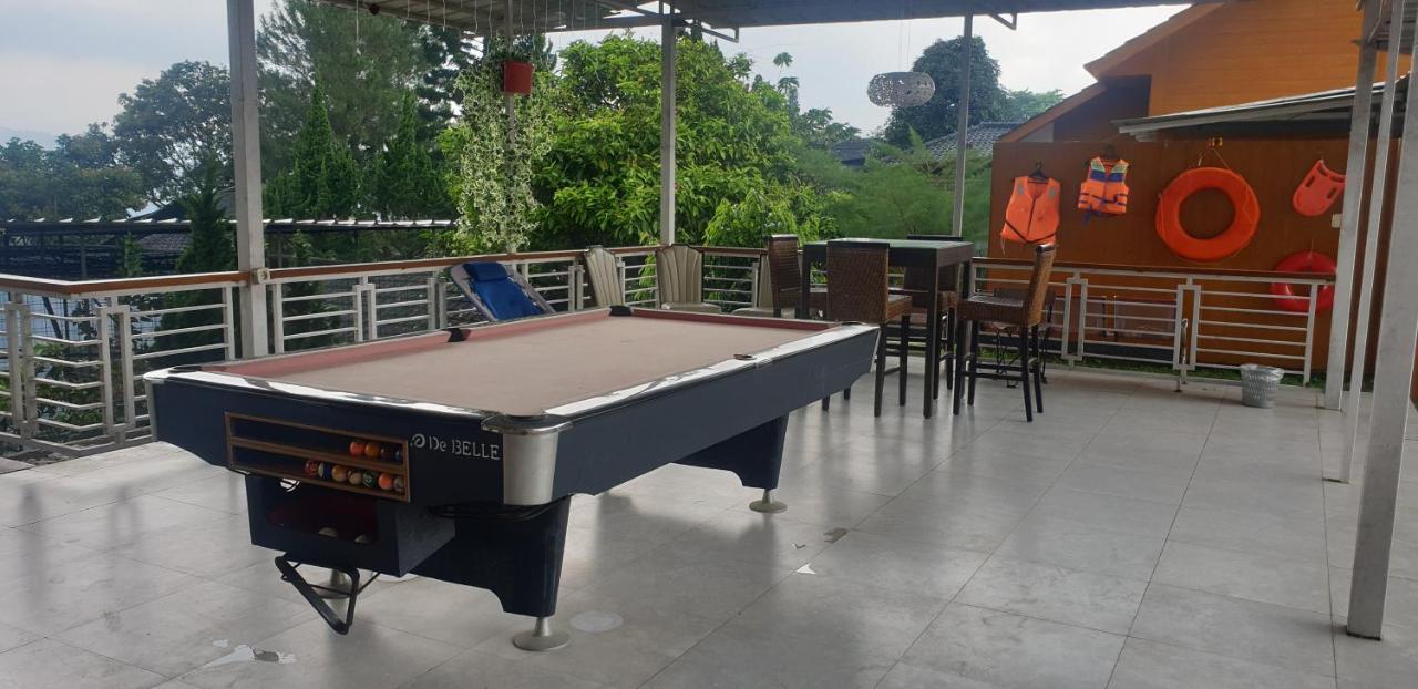 Villa Chacha at Macarena, Megamendung Bagian luar foto