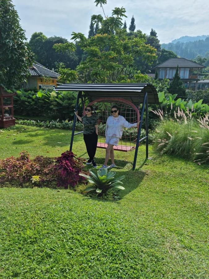 Villa Chacha at Macarena, Megamendung Bagian luar foto