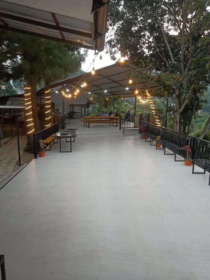 Villa Chacha at Macarena, Megamendung Bagian luar foto